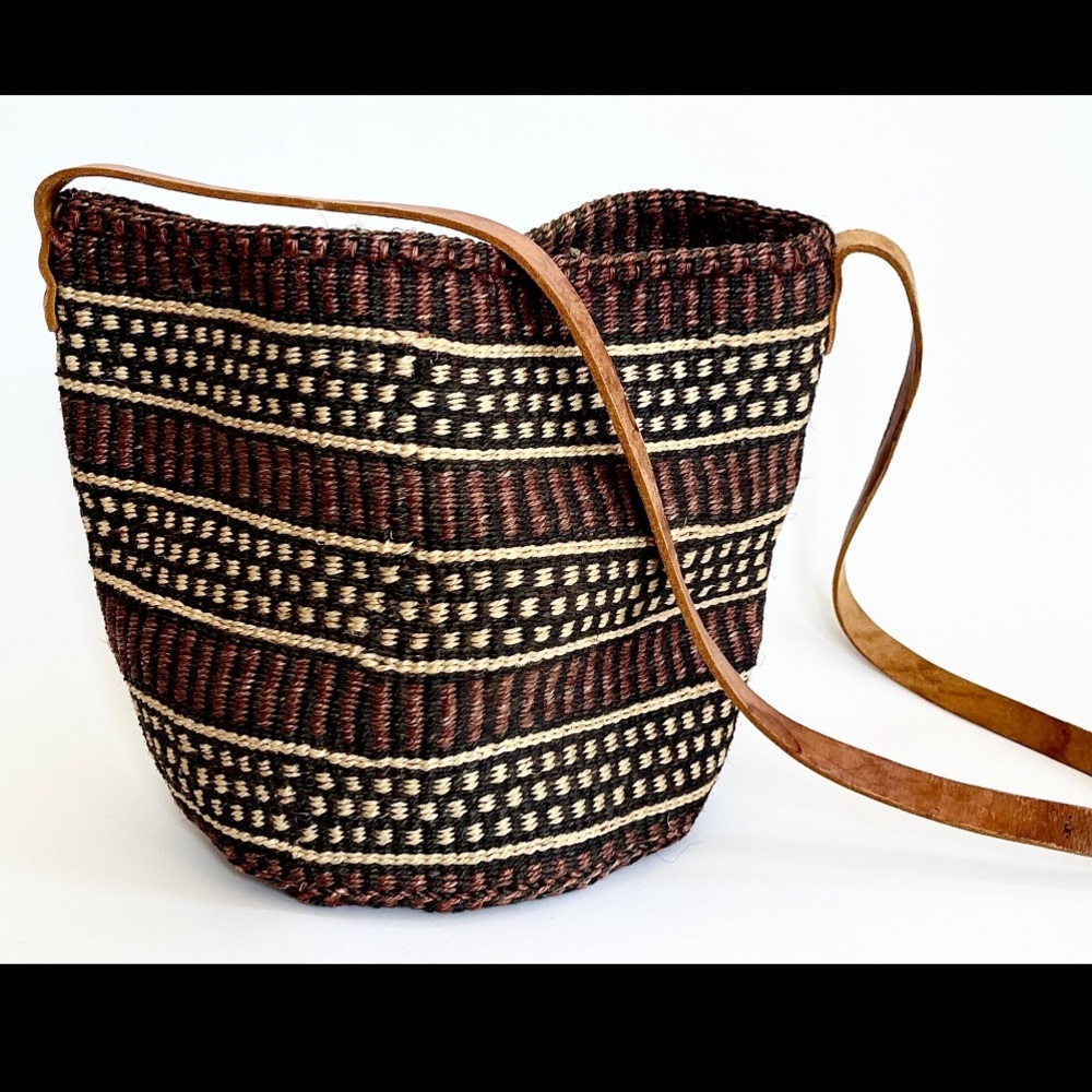 Vintage woven bag